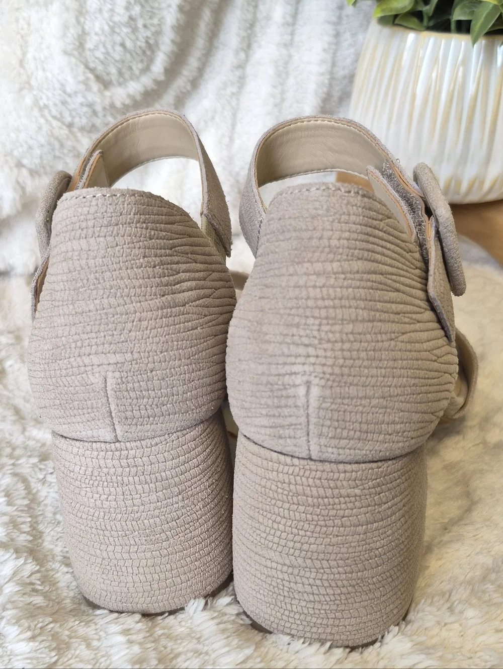 NEW Vionic Chardonnay Sandals Beige Cobblestone Leather Dress Heels Size 9.5 - Picture 12 of 15